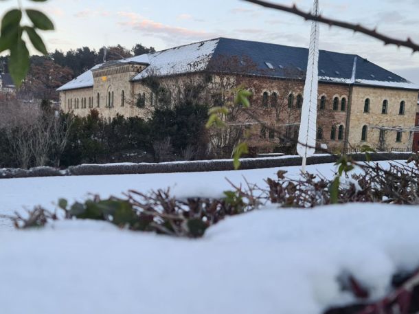 Schneelandschaft am Schlosshotel Blankenburg an Weihnachten