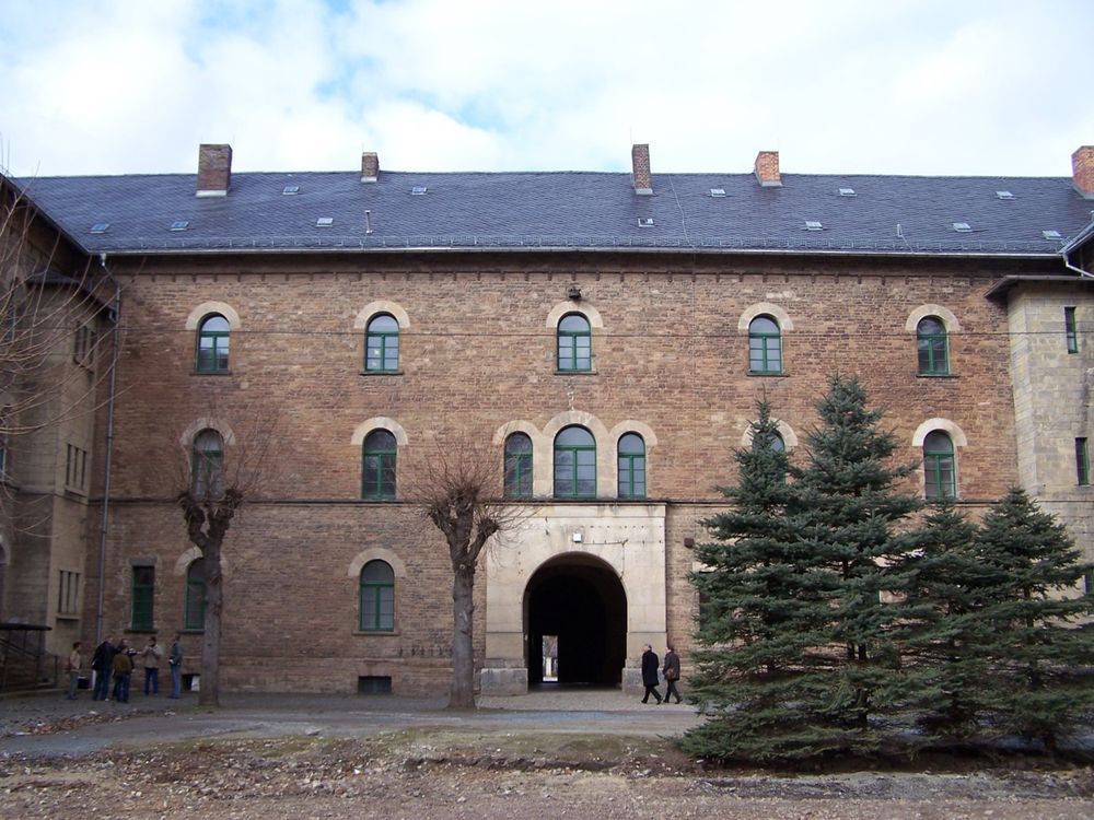 Hofansicht des alten Schlosshotels Blankenburg
