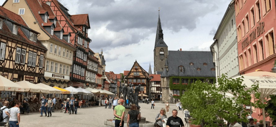 Marktplatz mit Rathaus von Quedlinburg