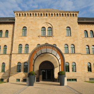 Schlosshotel Eingang Tor