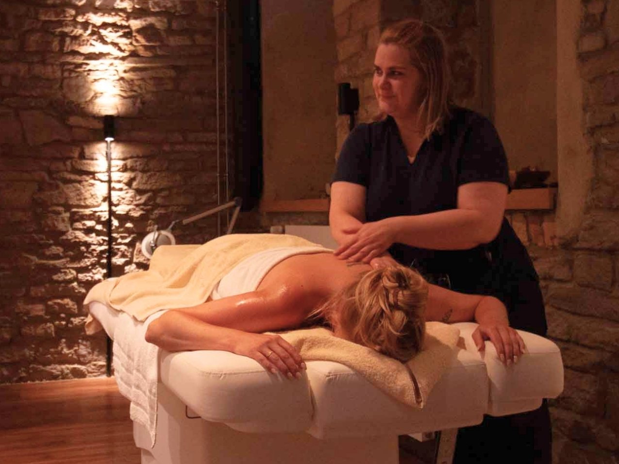 Rueckenmassage im Schlosshotel Blankenburg