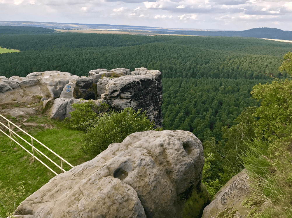 Ausblick auf das Harzvorland von der Burgruine Regenstein