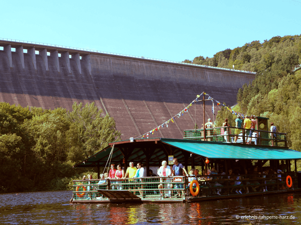Floßfahrt auf dem Stausee an der Wendefurth Talsperre