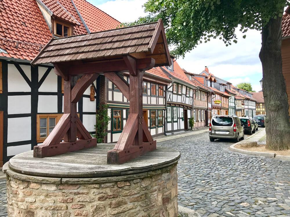 Brunnen und Fachwerkbauten in Wernigerode