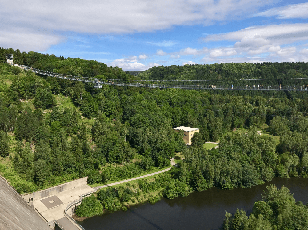 Hängebrücke an der Rappbodetalsperre im Harz