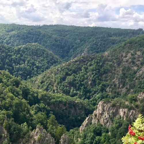 Harzer Berge und Bodetal von der Rosstrappe aus für Wanderurlaub im Harz