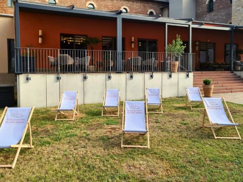 Garten und Terrasse vom Schlosshotel