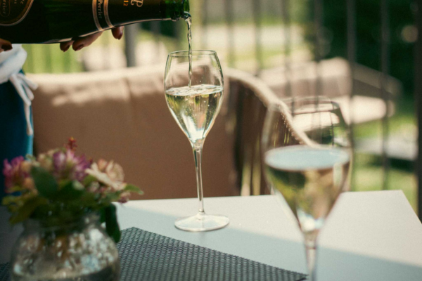 Champagner auf der Terrasse